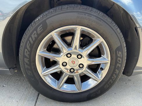 Used 2010 Cadillac DTS Luxury image 24