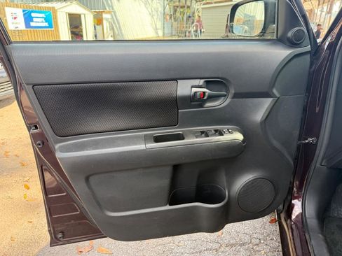 Used 2010 Scion xB FWD image 19