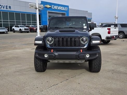 Used 2025 Jeep Gladiator Mojave w/ Safety Group image 10