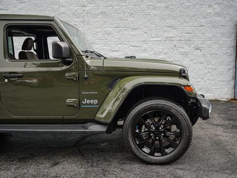 Used 2023 Jeep Wrangler Unlimited Sahara w/ Cold Weather Group image 16