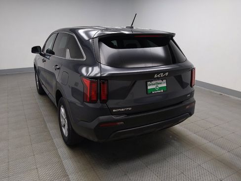 Used 2023 Kia Sorento LX AWD/4WD image 5