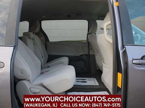 Used 2012 Toyota Sienna LE image 12