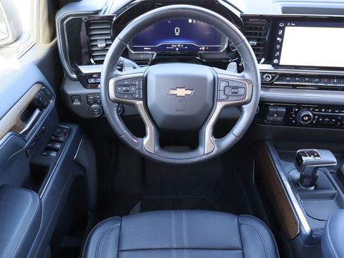 Certified 2022 Chevrolet Silverado 1500 High Country w/ High Country Premium Package image 25