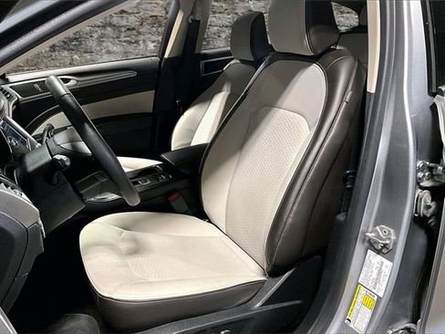 Used 2020 Ford Fusion SE w/ Equipment Group 151A image 19