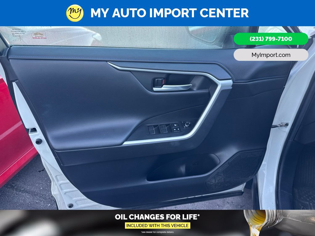 Used 2021 Toyota RAV4 XSE AWD/4WD image 10