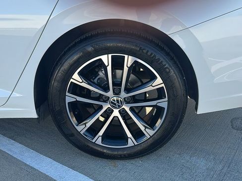 Used 2025 Volkswagen Jetta Sport image 17