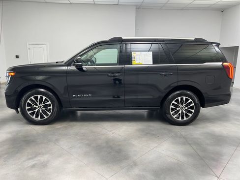 Used 2025 Ford Expedition Platinum AWD/4WD image 4