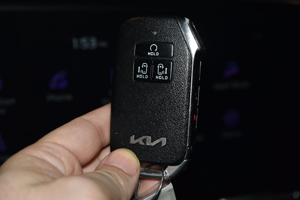 Used 2024 Kia Carnival SX FWD image 17