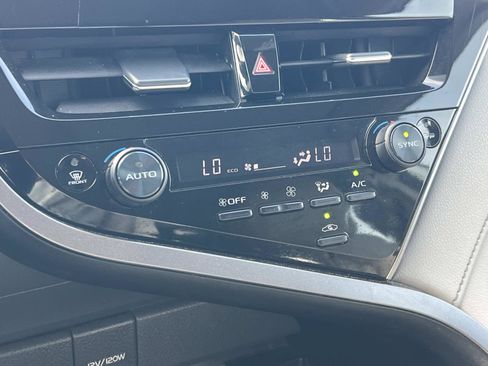 Used 2023 Toyota Camry XLE image 15