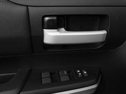 Used 2017 Toyota Tundra SR5 image 21