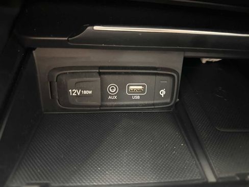 Used 2021 Genesis G70 3.3T RWD image 31