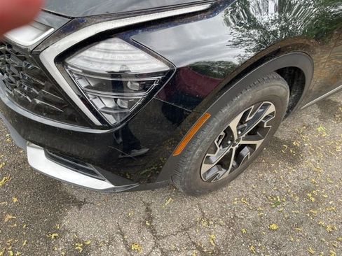 Certified 2024 Kia Sportage EX image 7