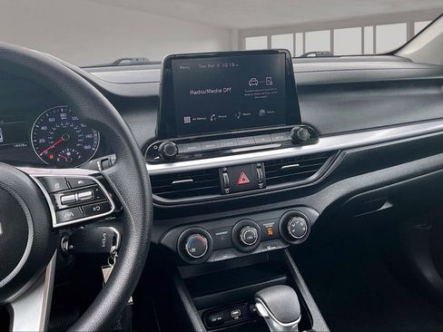 Used 2023 Kia Forte LXS image 9