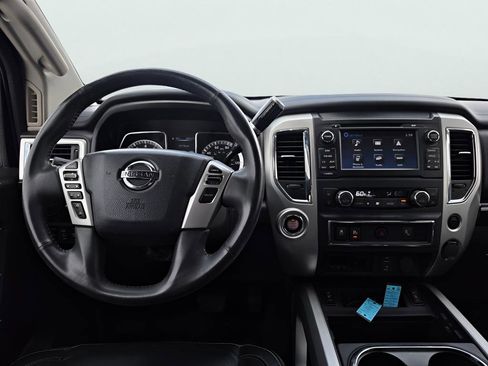 Used 2017 Nissan Titan SV RWD image 20