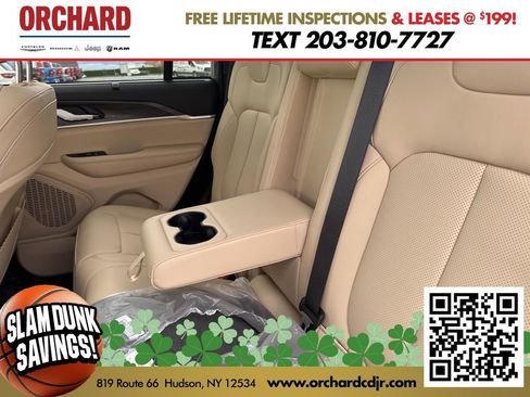 New 2025 Jeep Grand Cherokee Limited w/ Luxury Tech Group II image 17