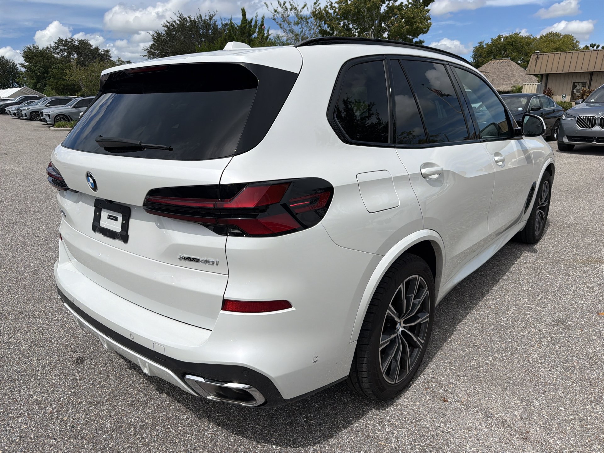 Used 2025 BMW X5 xDrive40i AWD/4WD image 4