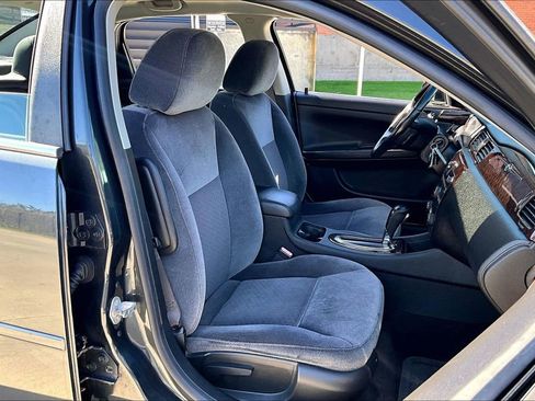 Used 2014 Chevrolet Impala LT w/ LT Sunroof Package image 9