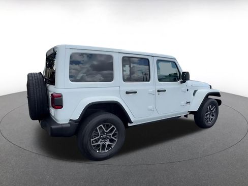 Used 2025 Jeep Wrangler Unlimited Sahara AWD/4WD image 14