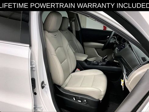 Used 2023 Cadillac XT4 Premium Luxury w/ Technology Package AWD/4WD image 9