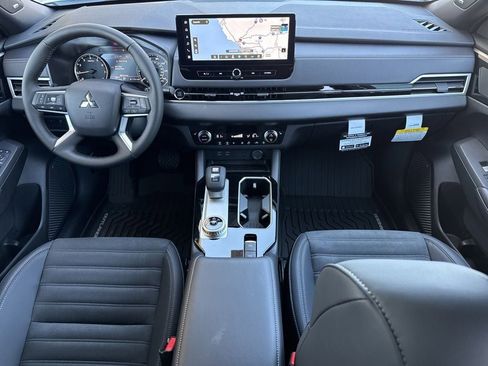 New 2026 Mitsubishi Outlander LE FWD image 22