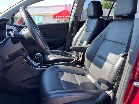 Used 2019 Chevrolet Trax Premier AWD/4WD image 14
