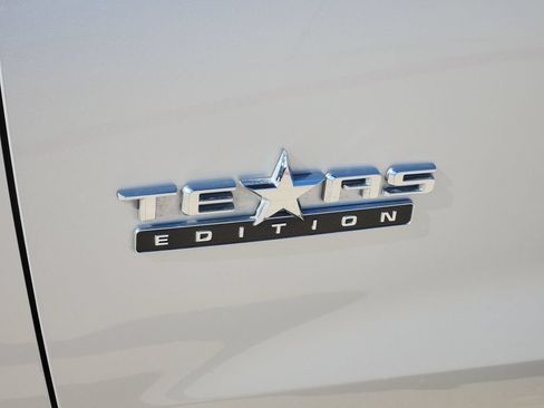 Used 2022 Chevrolet Silverado 1500 RST AWD/4WD image 9