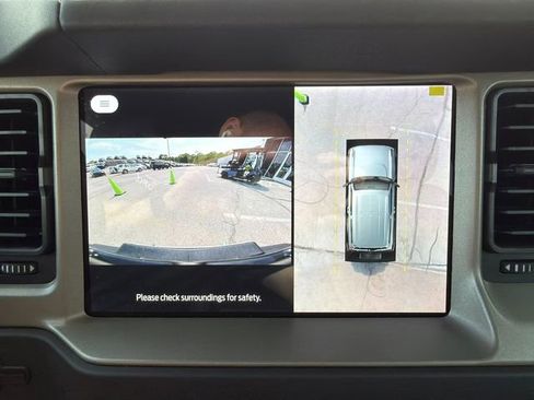Used 2025 Ford Bronco Outer Banks AWD/4WD image 25