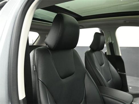 Certified 2022 Ford Edge Titanium w/ Class II Trailer Tow Package image 31