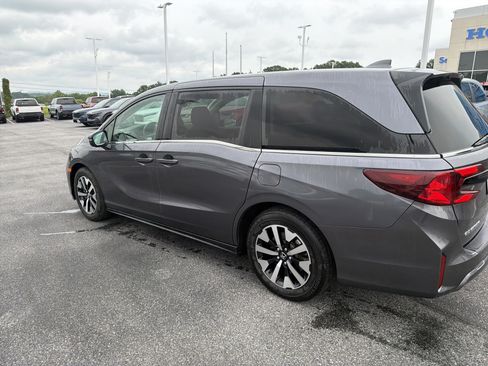 Used 2025 Honda Odyssey EX-L image 4