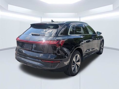 Used 2024 Audi Q8 e-tron Premium Plus w/ Premium Plus Package AWD/4WD image 3