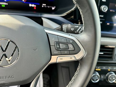 Used 2024 Volkswagen Taos SE image 35