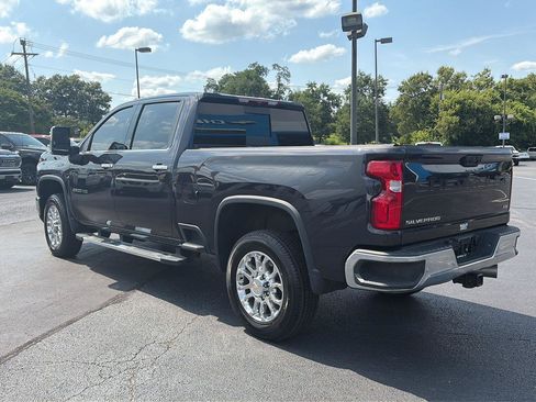 Used 2024 Chevrolet Silverado 2500 LTZ w/ LTZ Convenience Package AWD/4WD image 3