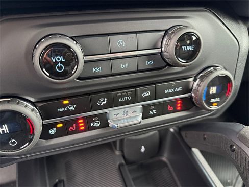 New 2025 Ford Bronco Badlands image 22