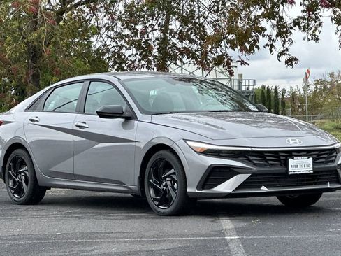 New 2026 Hyundai Elantra Sport image 2