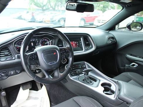 Used 2017 Dodge Challenger SXT RWD image 16