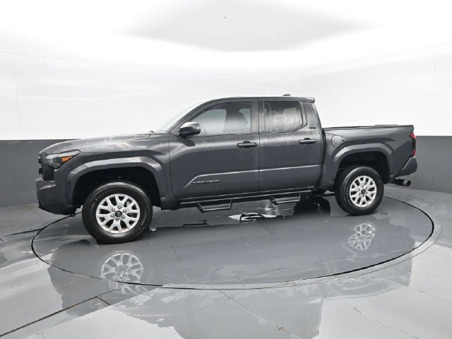 Used 2024 Toyota Tacoma SR5 w/ SR5 Upgrade Package AWD/4WD image 5