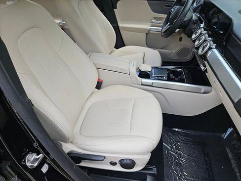 Used 2022 Mercedes-Benz GLB 250 image 19
