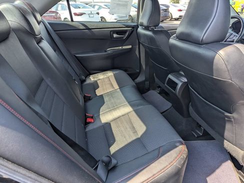 Used 2016 Toyota Camry SE FWD image 29