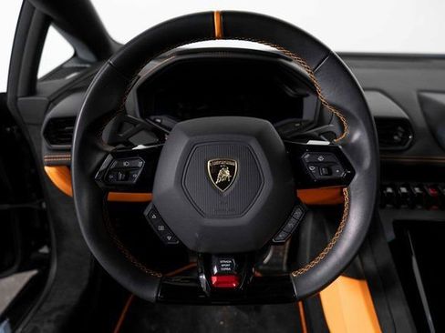 Used 2023 Lamborghini Huracan Tecnica image 17