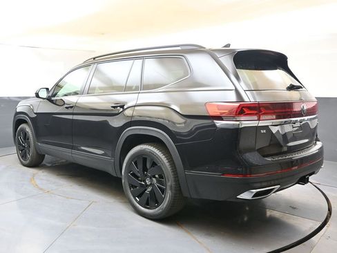 New 2026 Volkswagen Atlas SE w/ Black Wheel Package AWD/4WD image 3