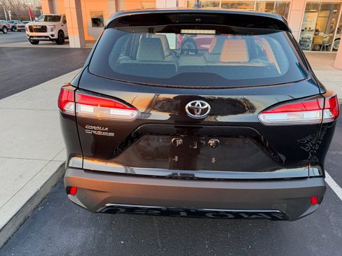 Used 2025 Toyota Corolla Cross L image 4