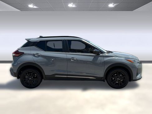Used 2024 Nissan Kicks SR w/ SR Premium Package FWD image 8