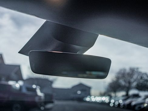 Used 2022 Tesla Model S Plaid image 24