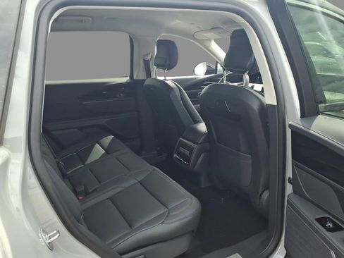 New 2026 Lincoln Nautilus Premier AWD/4WD image 11
