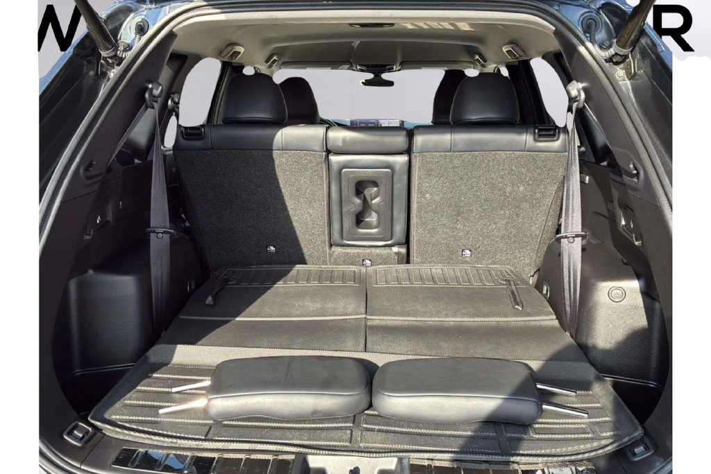 Used 2025 Mitsubishi Outlander SE FWD image 25