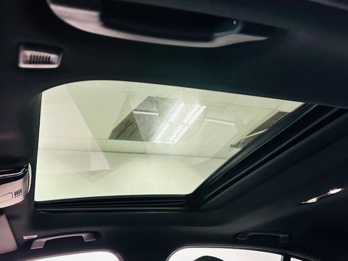 Used 2022 BMW 330i xDrive Sedan w/ Driving Assistance Package image 22