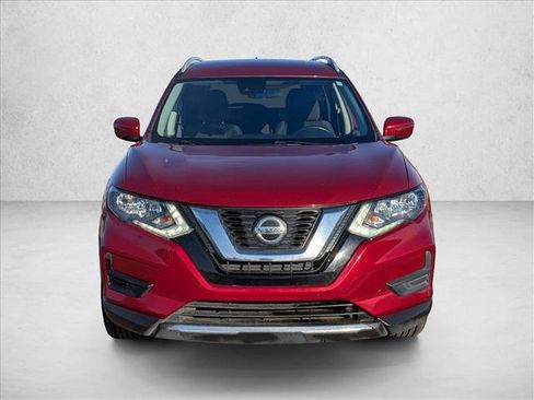Used 2019 Nissan Rogue SV image 2