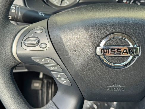 Used 2020 Nissan Pathfinder S FWD image 19