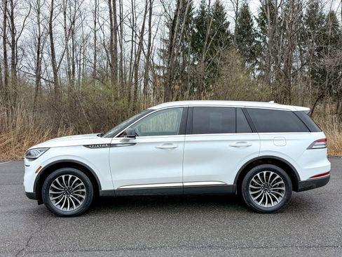 Used 2022 Lincoln Aviator AWD w/ Premium Package image 8
