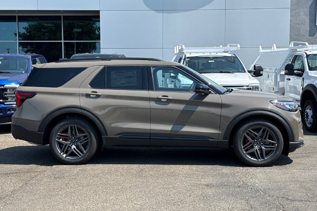 New 2026 Ford Explorer ST w/ Sun And Sound Package AWD/4WD image 3